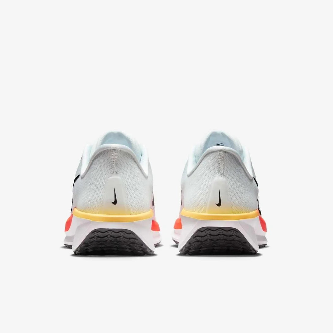 Tênis Nike Quest 6 Masculino - Branco Laranja